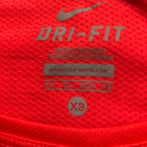 Nike Dri fit cap sleep top - Picture 3 of 6